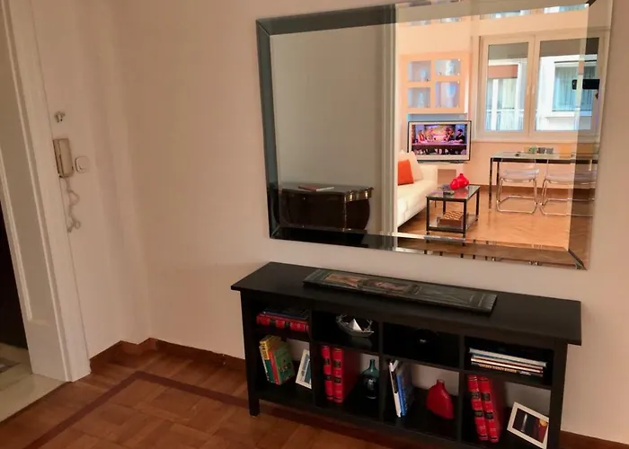 Spacious & Sunny Kolonaki Apt 5 Mins Metro/Acx3/1.5 Bt