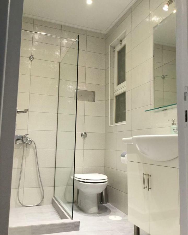 Apartment Spacious & Sunny Kolonaki 5 Mins Metro/acx3/1.5 Bt
