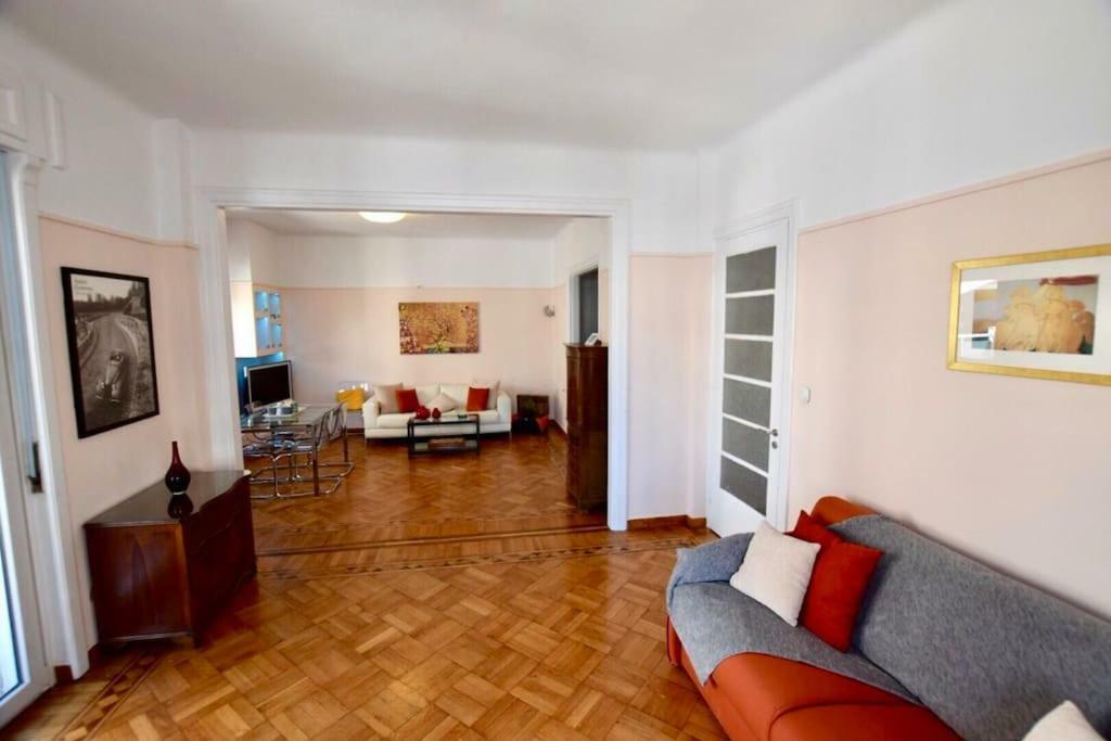 Spacious & Sunny Kolonaki 5 Mins Metro/acx3/1.5 Bt *