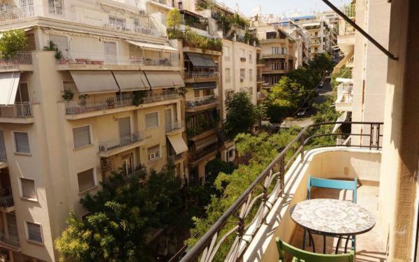 Spacious & Sunny Kolonaki 5 Mins Metro/acx3/1.5 Bt Διαμέρισμα *
